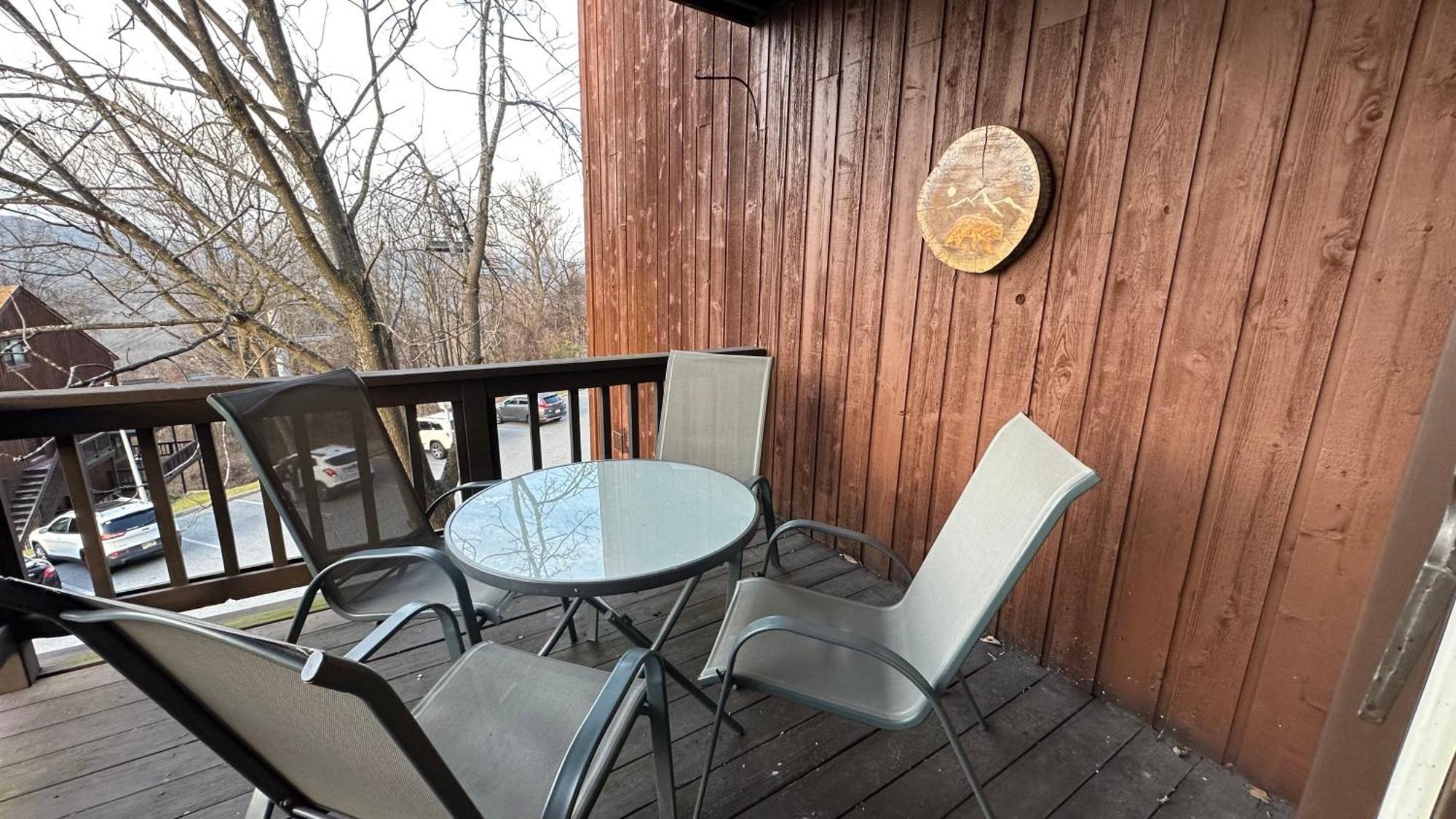 Ski On Ski Off Mtn Chalet Върнън Екстериор снимка
